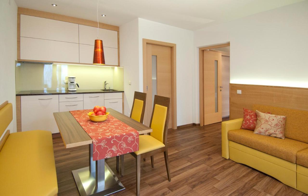 Obermaratscher Apartments Residence Lagundo Bagian luar foto