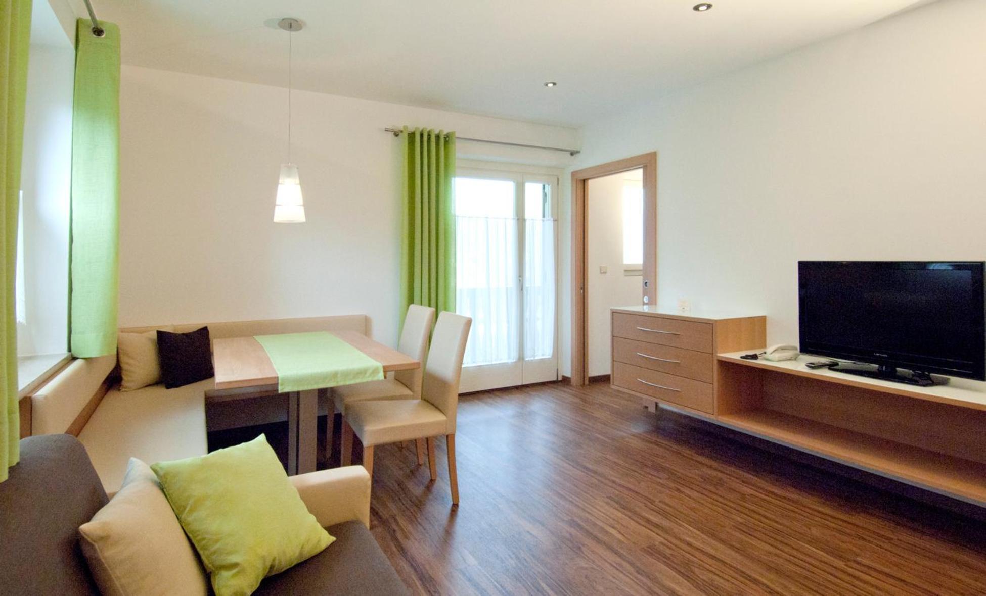 Obermaratscher Apartments Residence Lagundo Bagian luar foto
