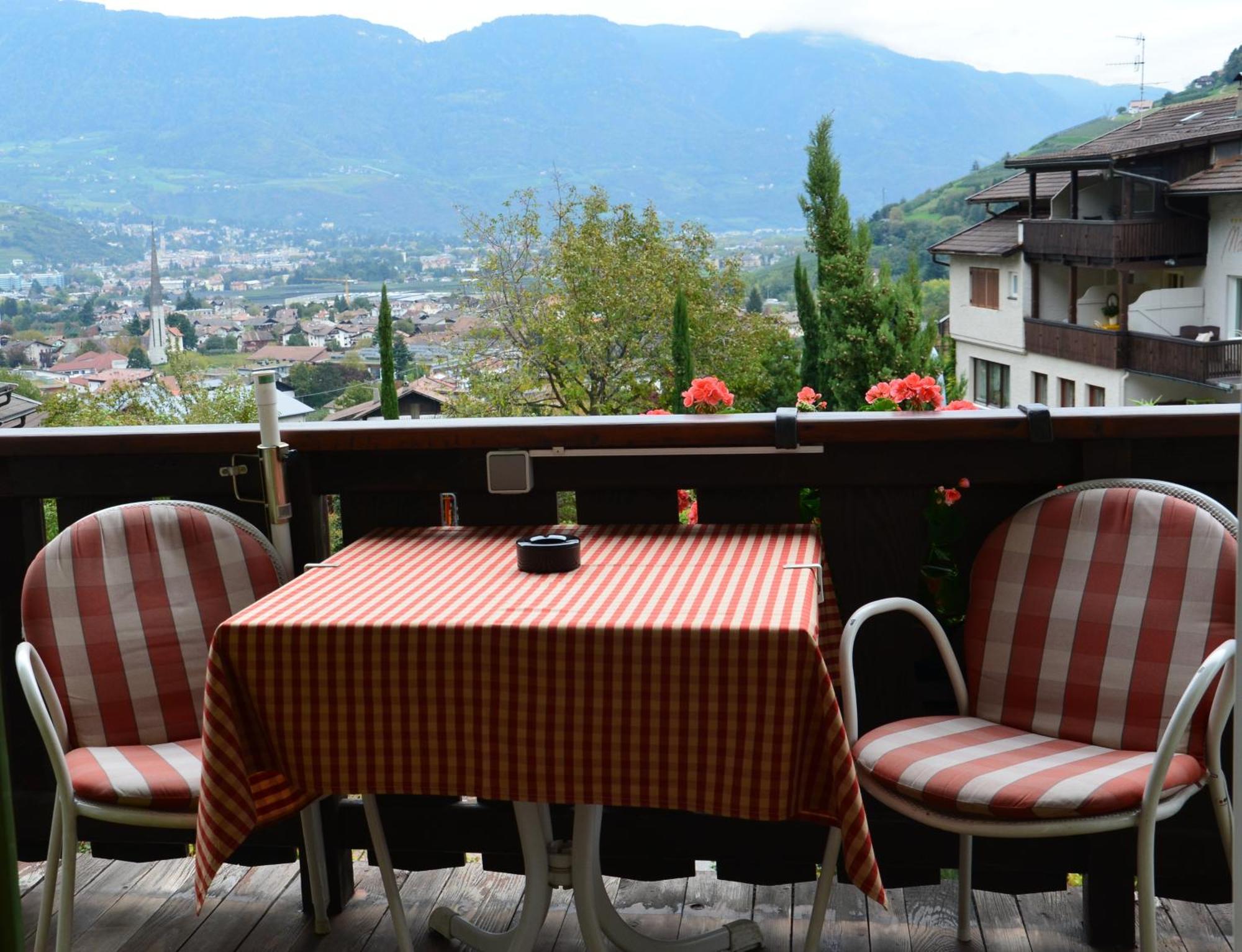 Obermaratscher Apartments Residence Lagundo Bagian luar foto